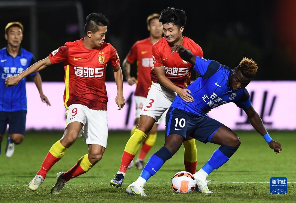 广州队横扫青岛队,克莱状态火热的简单介绍 广州队横扫青岛队,克莱状态火热的简单介绍