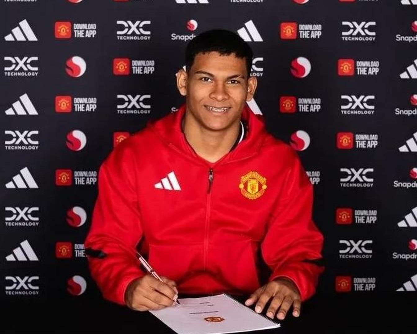 曼联客场大胜蓝军,取得宝贵三分 曼联客场大胜蓝军,取得宝贵三分