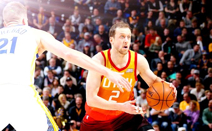 爵士险胜深圳队，麦科勒姆关键制胜