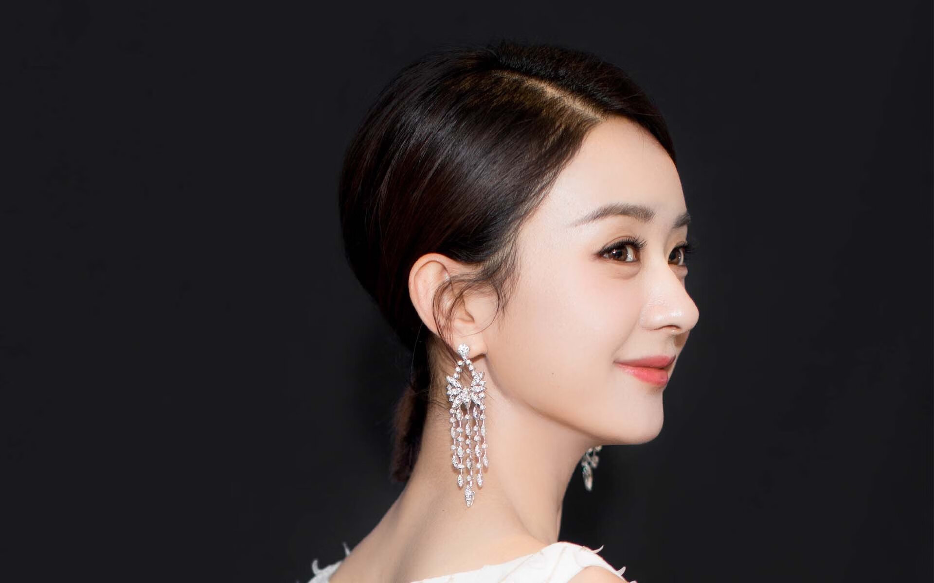 克瓦拉茨赫利亚爆发引领胜利，挪威严密封锁亚特兰大进攻