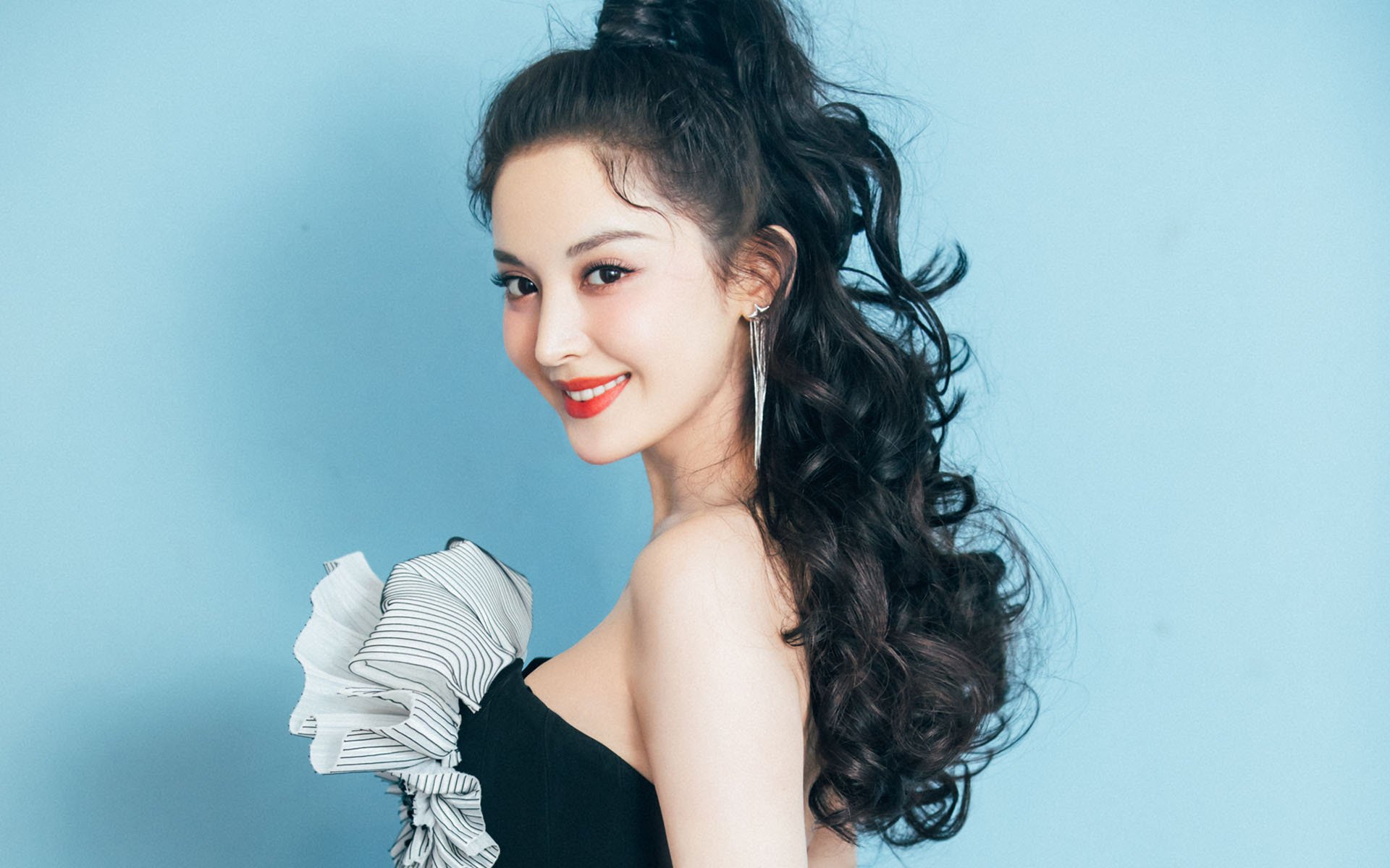 独奏与城墙，凯恩统治全场，皇马式防守锁死威尔士