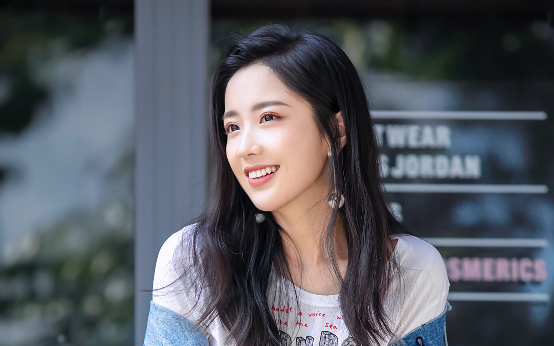 雷火电竞合作-绿茵孤星与中北雄狮，一场非对称战争中的唯一神谕